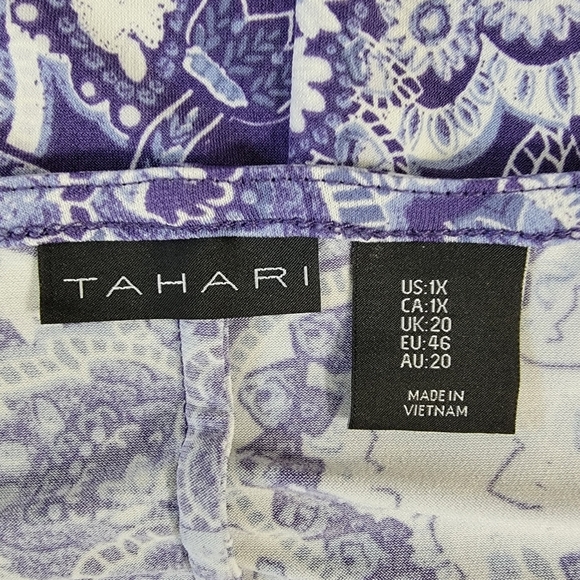Tahari Short Sleeve Rayon Blouse Paisley Print Blue White Cowl Neck Stretch 1X - Picture 6 of 9